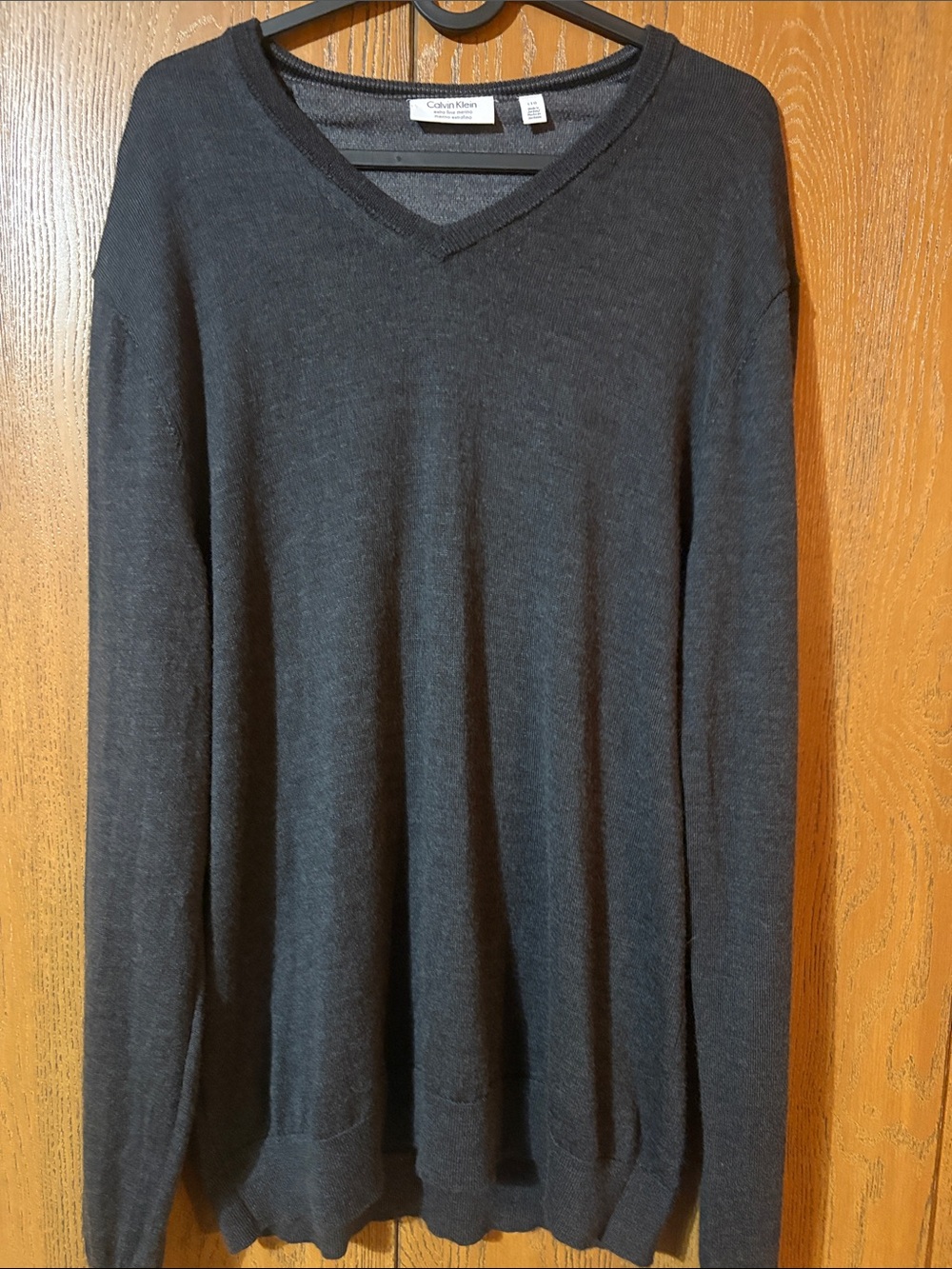 Calvin Klein Men's V-Neck Sweater in Dark Charcoal 100% Merino Wool